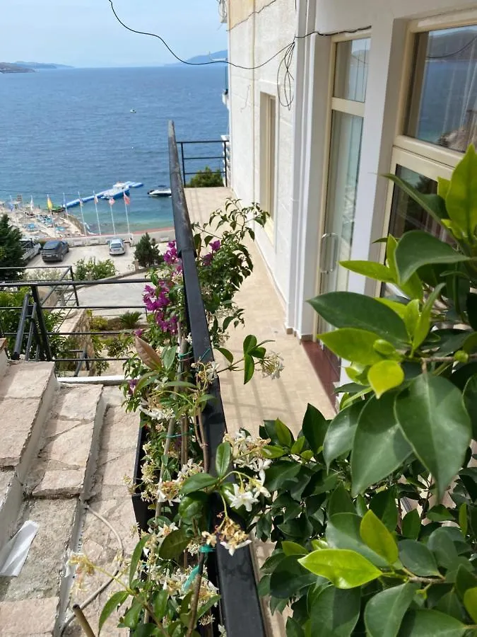 Apartamente Berti'S Garden Sarandë