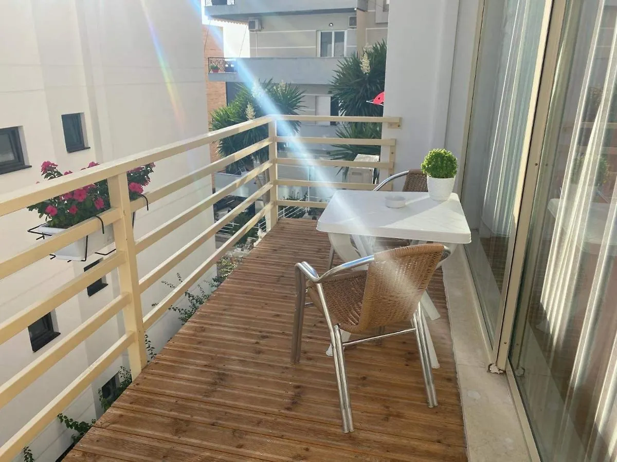 סרנדה Apartamente Berti'S Garden דירה