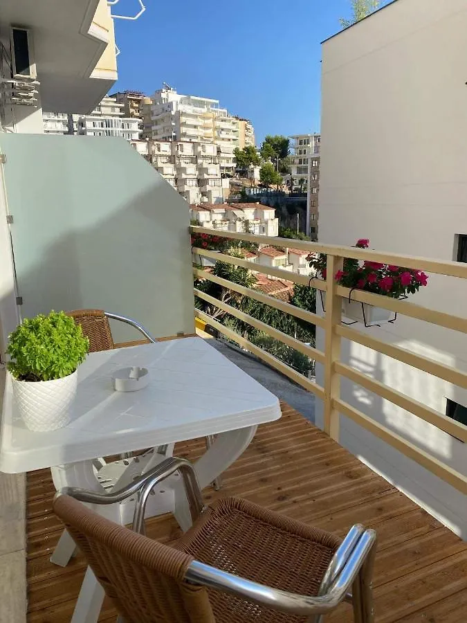 סרנדה Apartamente Berti'S Garden דירה