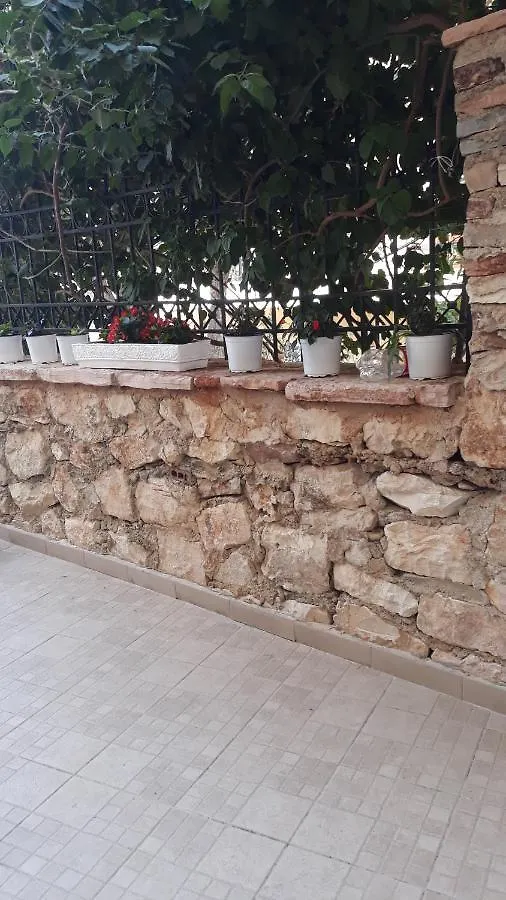Appartamento Apartamente Berti`s Garden Sarandë