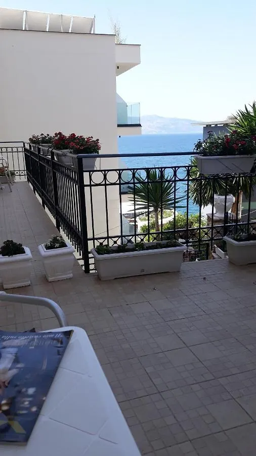 Appartamento Apartamente Berti`s Garden Sarandë