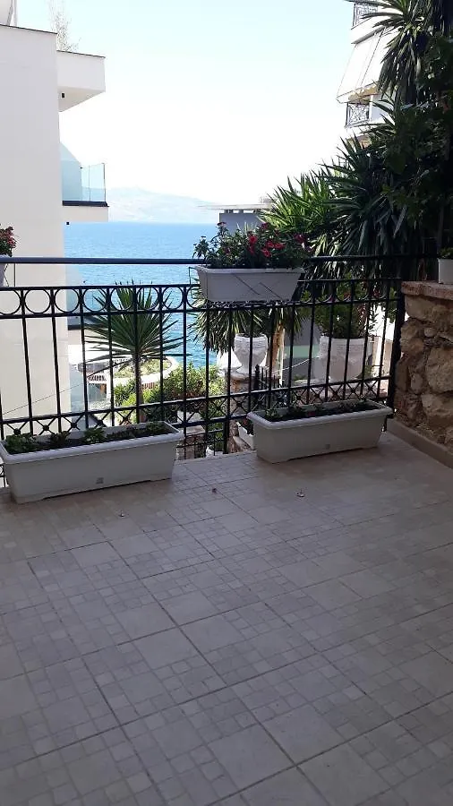 Apartamente Berti`s Garden Sarandë