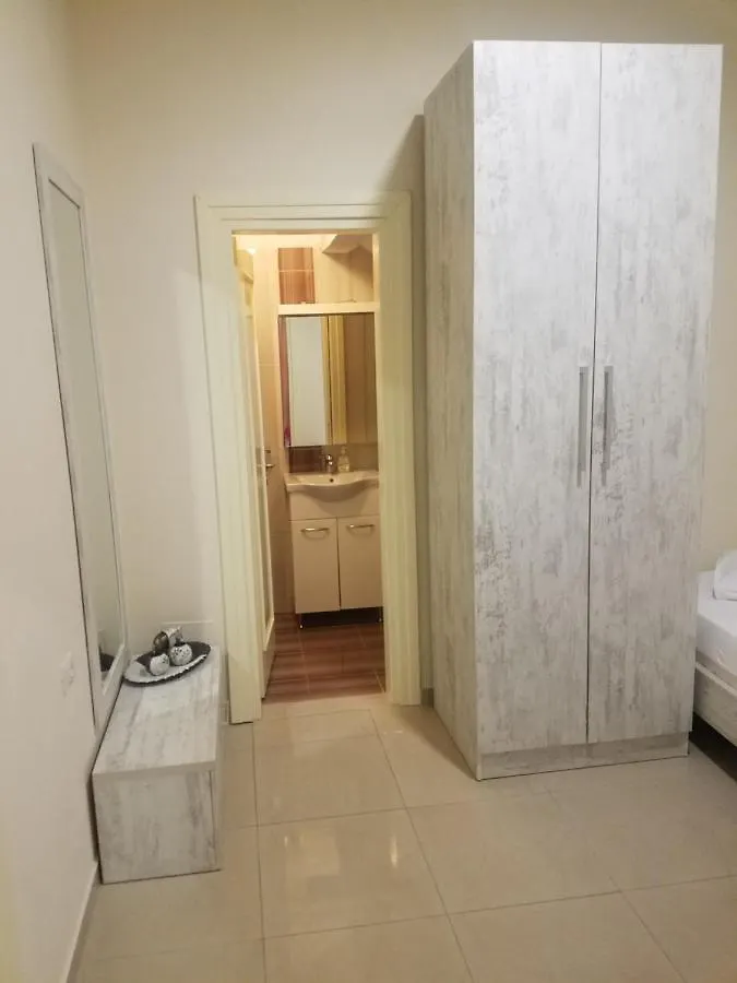 סרנדה Apartamente Berti'S Garden דירה
