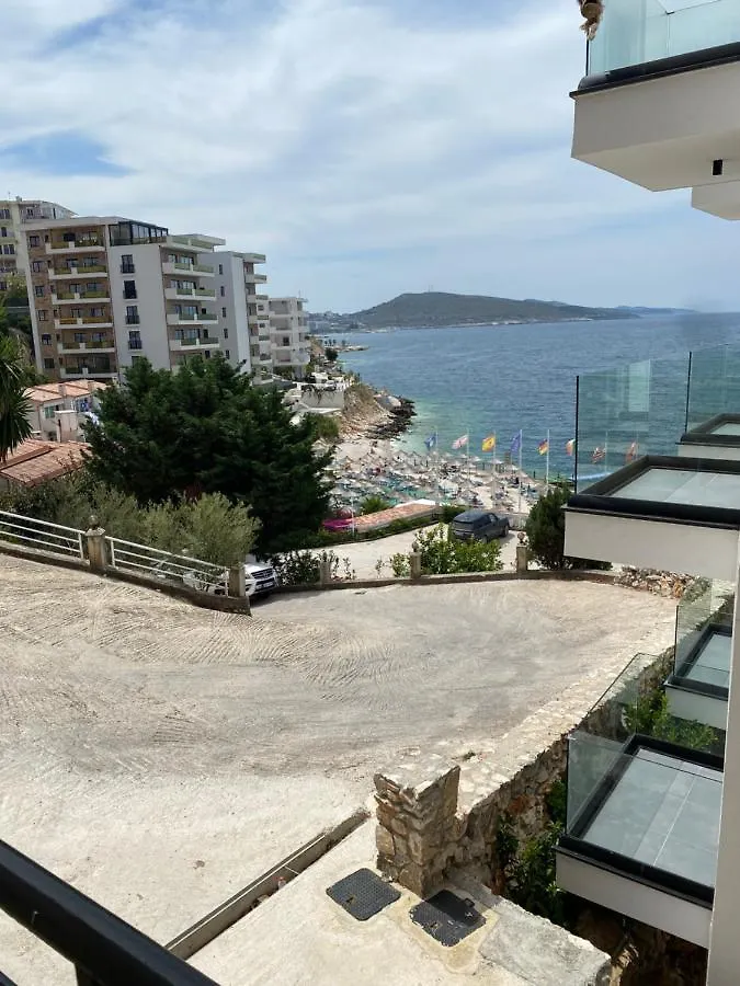 דירה סרנדה Apartamente Berti'S Garden אלבניה