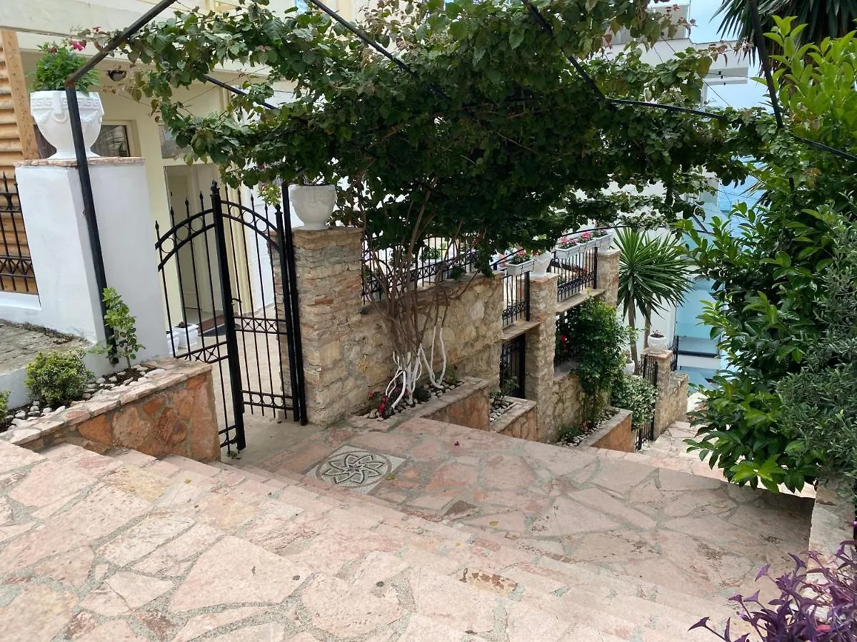 Appartamento Apartamente Berti`s Garden Sarandë