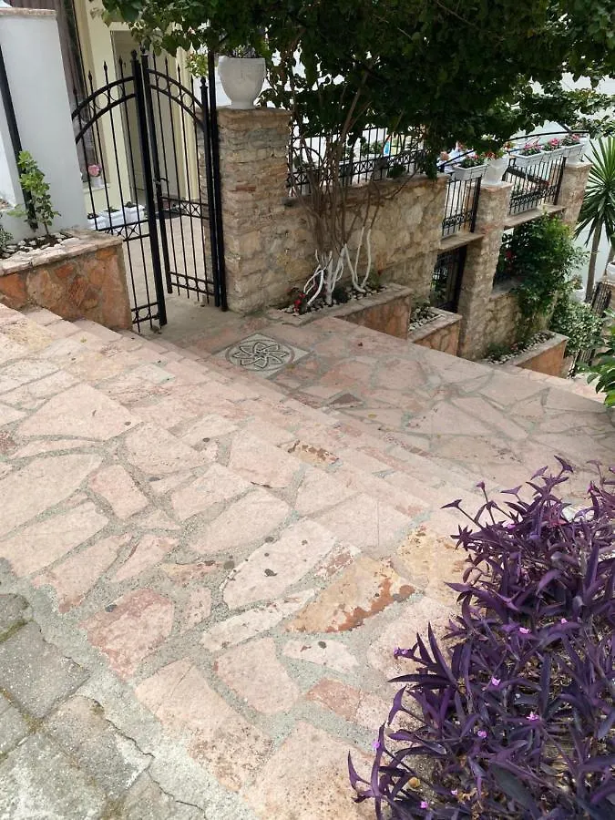 Apartamente Berti'S Garden Sarande