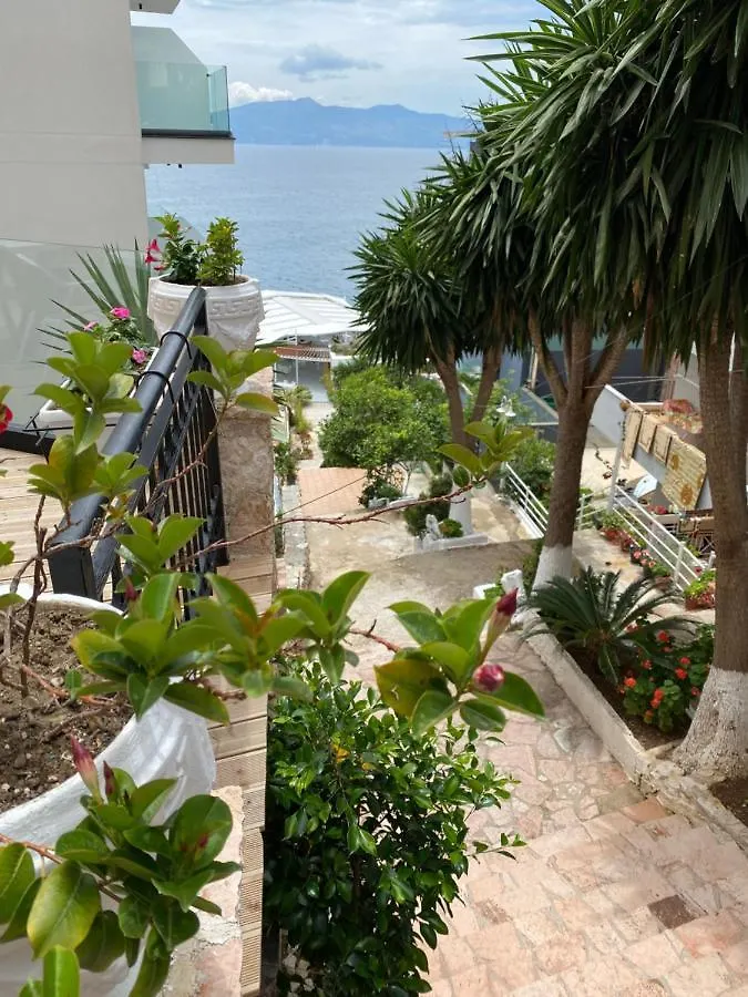 Apartamente Berti`s Garden Sarandë